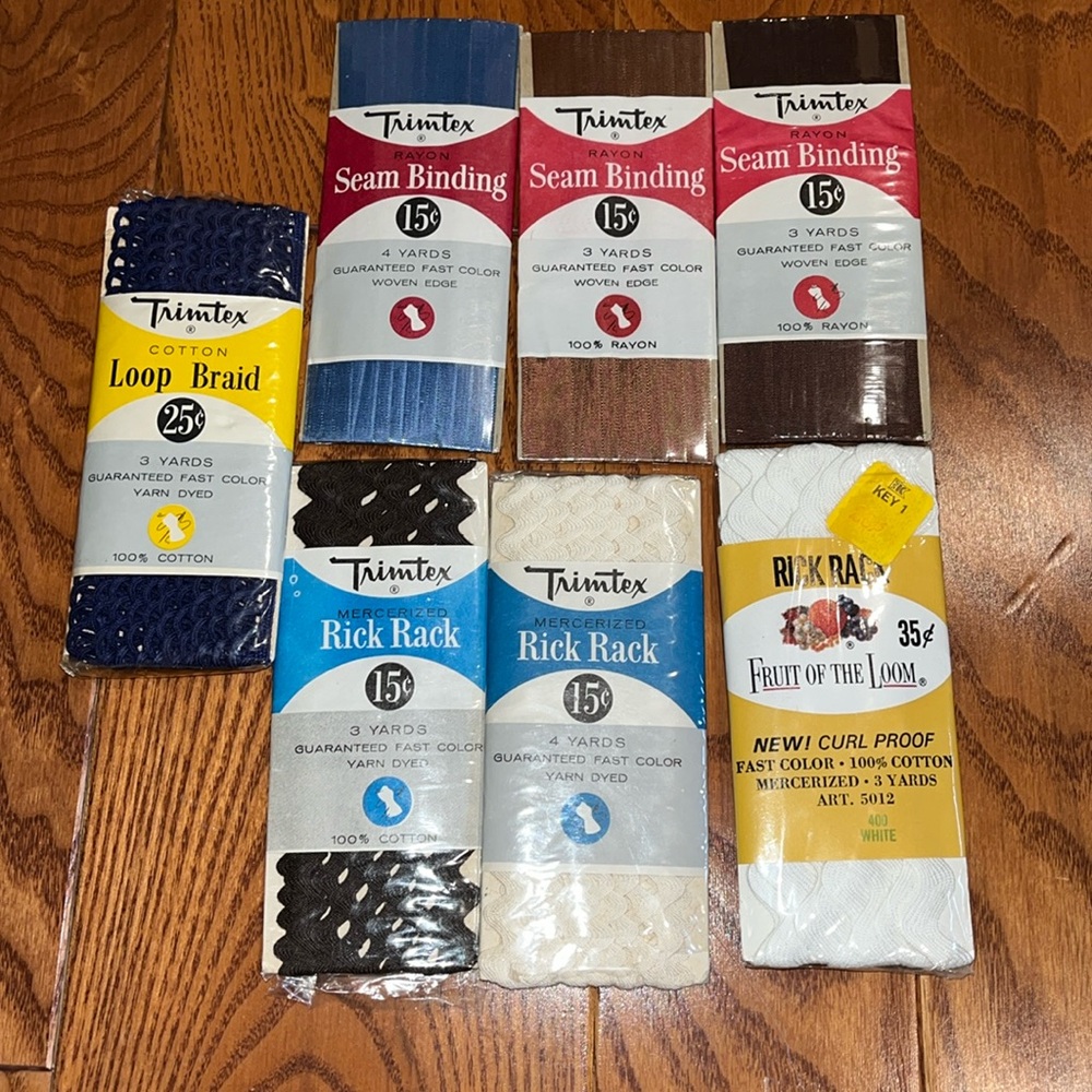 trimtex 3 vintage seam binding 3 vintage Rick rack 1 vintage cotton loop braid